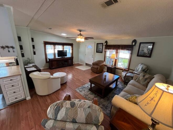 19427 SummerTree Ct, North Fort Myers, Florida 33903, 2 Bedrooms Bedrooms, ,2 BathroomsBathrooms,Mobile/manufactured,For Sale,SummerTree Ct,11740785