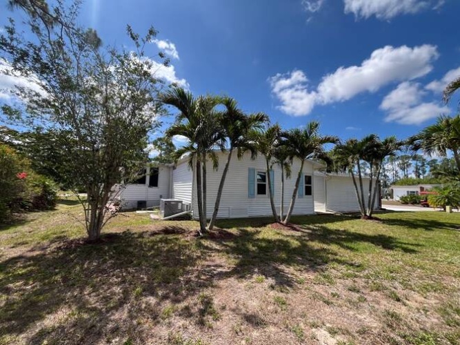 19427 SummerTree Ct, North Fort Myers, Florida 33903, 2 Bedrooms Bedrooms, ,2 BathroomsBathrooms,Mobile/manufactured,For Sale,SummerTree Ct,11740785