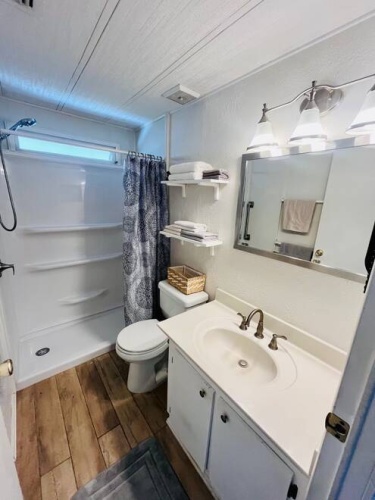 19440 Bermuda Ct., North Fort Myers, Florida 33903, 2 Bedrooms Bedrooms, ,2 BathroomsBathrooms,Mobile/manufactured,For Sale,Bermuda Ct.,11741330