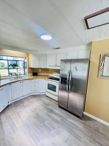 19440 Bermuda Ct., North Fort Myers, Florida 33903, 2 Bedrooms Bedrooms, ,2 BathroomsBathrooms,Mobile/manufactured,For Sale,Bermuda Ct.,11741330