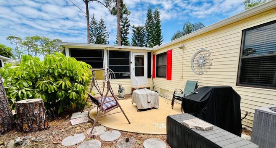 19474 SummerTree Ct, North Fort Myers, Florida 33903, 2 Bedrooms Bedrooms, ,2 BathroomsBathrooms,Mobile/manufactured,For Sale,SummerTree Ct,11741816