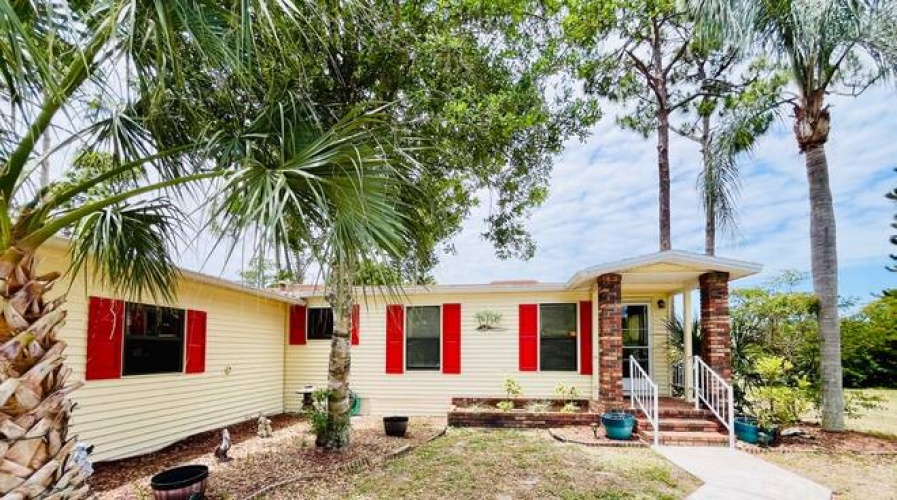 19474 SummerTree Ct, North Fort Myers, Florida 33903, 2 Bedrooms Bedrooms, ,2 BathroomsBathrooms,Mobile/manufactured,For Sale,SummerTree Ct,11741816