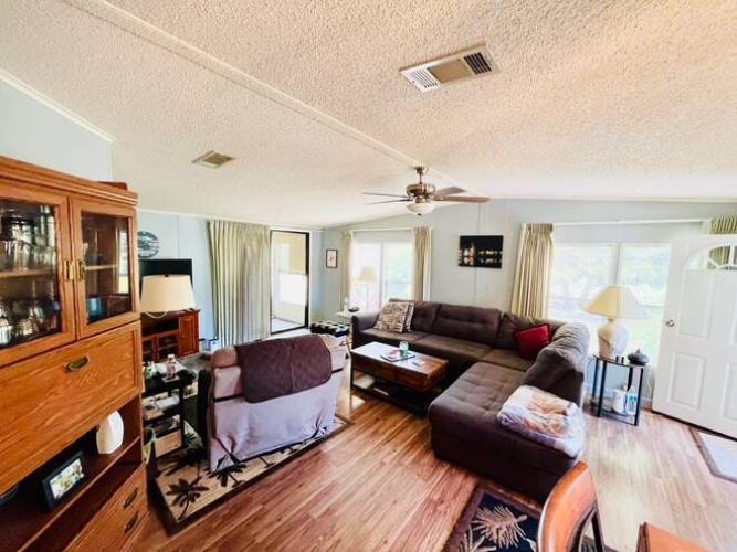 19474 SummerTree Ct, North Fort Myers, Florida 33903, 2 Bedrooms Bedrooms, ,2 BathroomsBathrooms,Mobile/manufactured,For Sale,SummerTree Ct,11741816
