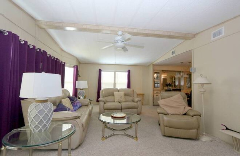 5471 Whitehaven Ln, Sarasota, Florida 34233, 2 Bedrooms Bedrooms, ,2 BathroomsBathrooms,Mobile/manufactured,For Sale,Whitehaven Ln,11775410