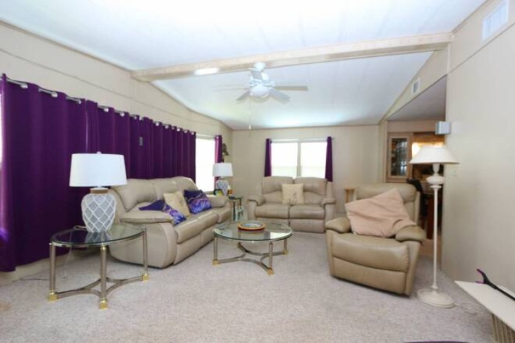 5471 Whitehaven Ln, Sarasota, Florida 34233, 2 Bedrooms Bedrooms, ,2 BathroomsBathrooms,Mobile/manufactured,For Sale,Whitehaven Ln,11775410