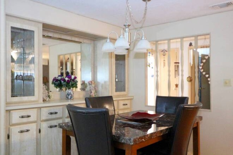 5471 Whitehaven Ln, Sarasota, Florida 34233, 2 Bedrooms Bedrooms, ,2 BathroomsBathrooms,Mobile/manufactured,For Sale,Whitehaven Ln,11775410