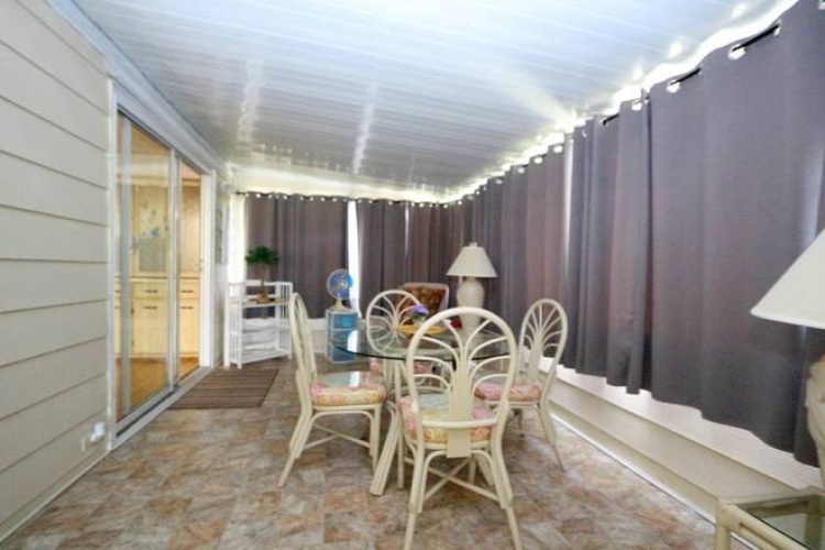 5471 Whitehaven Ln, Sarasota, Florida 34233, 2 Bedrooms Bedrooms, ,2 BathroomsBathrooms,Mobile/manufactured,For Sale,Whitehaven Ln,11775410