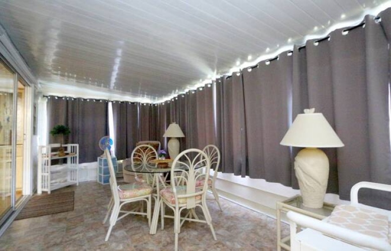 5471 Whitehaven Ln, Sarasota, Florida 34233, 2 Bedrooms Bedrooms, ,2 BathroomsBathrooms,Mobile/manufactured,For Sale,Whitehaven Ln,11775410
