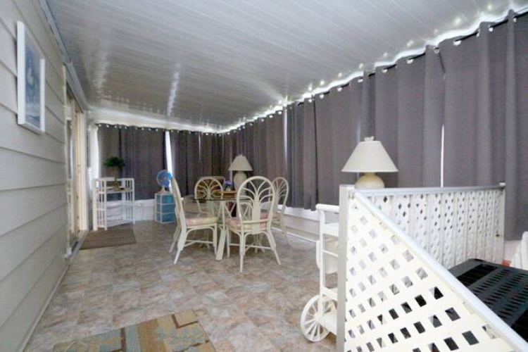 5471 Whitehaven Ln, Sarasota, Florida 34233, 2 Bedrooms Bedrooms, ,2 BathroomsBathrooms,Mobile/manufactured,For Sale,Whitehaven Ln,11775410