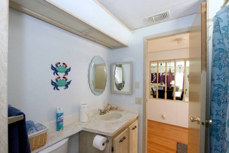 5471 Whitehaven Ln, Sarasota, Florida 34233, 2 Bedrooms Bedrooms, ,2 BathroomsBathrooms,Mobile/manufactured,For Sale,Whitehaven Ln,11775410