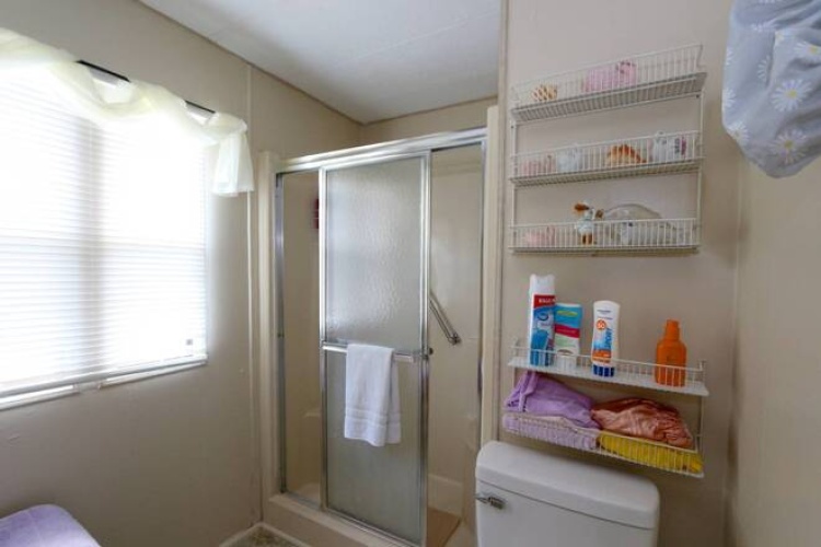 5471 Whitehaven Ln, Sarasota, Florida 34233, 2 Bedrooms Bedrooms, ,2 BathroomsBathrooms,Mobile/manufactured,For Sale,Whitehaven Ln,11775410