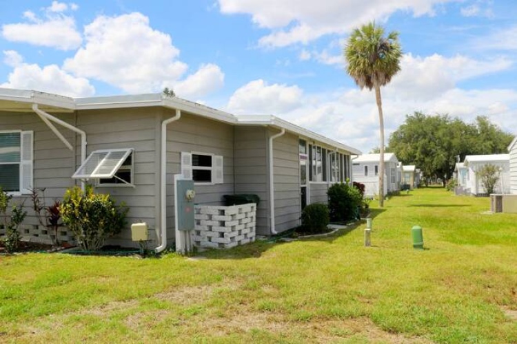 5471 Whitehaven Ln, Sarasota, Florida 34233, 2 Bedrooms Bedrooms, ,2 BathroomsBathrooms,Mobile/manufactured,For Sale,Whitehaven Ln,11775410