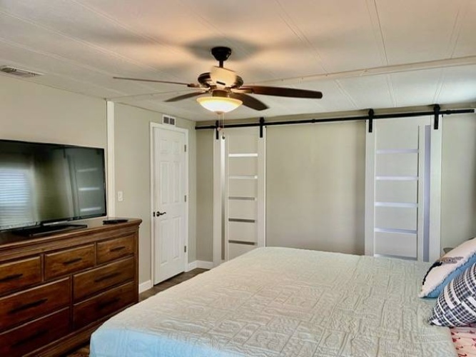 5920 Hartford Terr, Sarasota, Florida 34233, 2 Bedrooms Bedrooms, ,2 BathroomsBathrooms,Mobile/manufactured,For Sale,Hartford Terr,11775978
