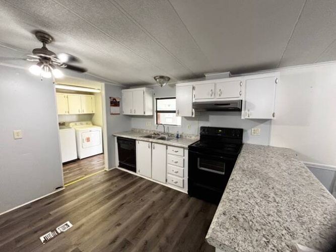 1218 Emerald Ave, Sebring, Florida 33870, 3 Bedrooms Bedrooms, ,2 BathroomsBathrooms,Mobile/manufactured,For Sale,Emerald Ave,11781269