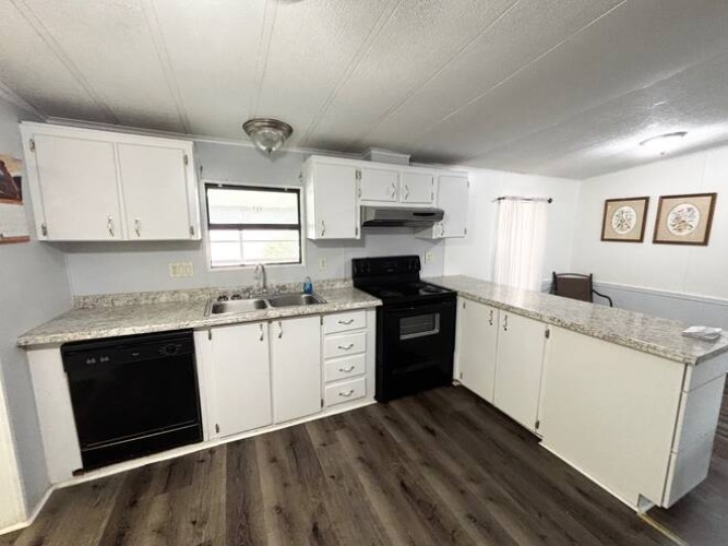 1218 Emerald Ave, Sebring, Florida 33870, 3 Bedrooms Bedrooms, ,2 BathroomsBathrooms,Mobile/manufactured,For Sale,Emerald Ave,11781269