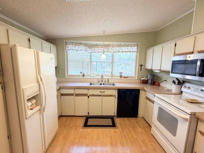 19442 Ravine's Ct, North Fort Myers, Florida 33903, 2 Bedrooms Bedrooms, ,2 BathroomsBathrooms,Mobile/manufactured,For Sale,Ravine's Ct,11791295