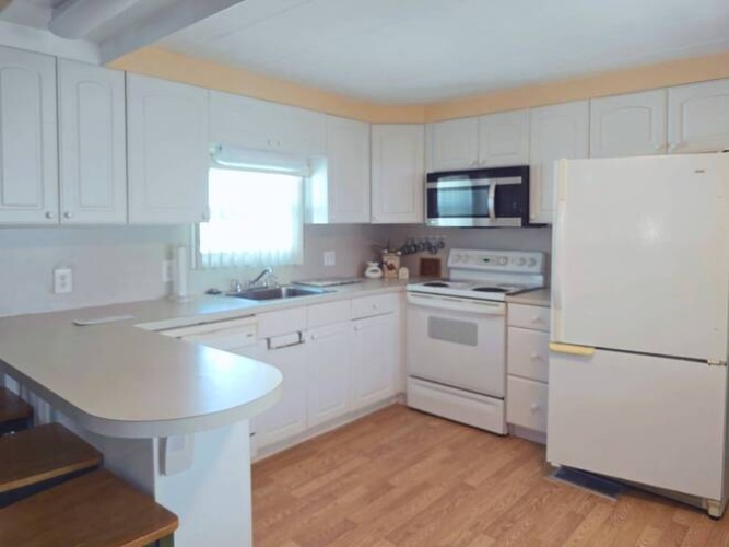 71 6th St West, Nokomis, Florida 34275, 2 Bedrooms Bedrooms, ,2 BathroomsBathrooms,Mobile/manufactured,For Sale,6th St West,11798235