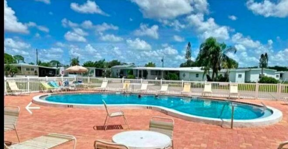 71 6th St West, Nokomis, Florida 34275, 2 Bedrooms Bedrooms, ,2 BathroomsBathrooms,Mobile/manufactured,For Sale,6th St West,11798235