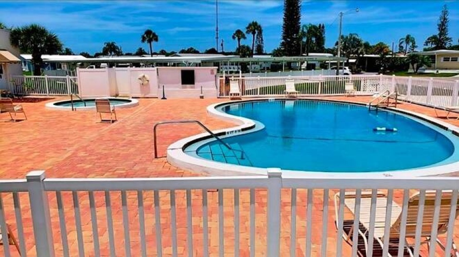 71 6th St West, Nokomis, Florida 34275, 2 Bedrooms Bedrooms, ,2 BathroomsBathrooms,Mobile/manufactured,For Sale,6th St West,11798235