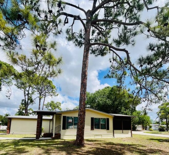 19430 SunAir ct, North Fort Myers, Florida 33903, 2 Bedrooms Bedrooms, ,2 BathroomsBathrooms,Mobile/manufactured,For Sale,SunAir ct,11615325