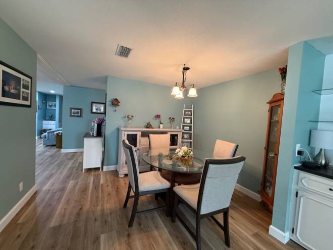 5824 Camelot Drive South, Sarasota, Florida 34233, 2 Bedrooms Bedrooms, ,2 BathroomsBathrooms,Mobile/manufactured,For Sale,Camelot Drive South,11803970