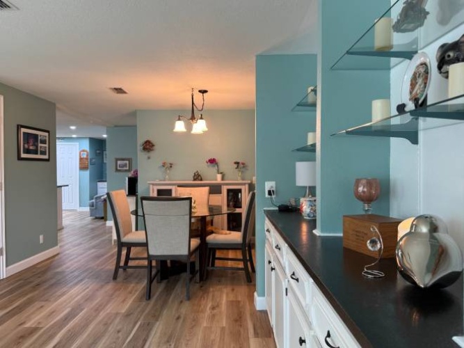 5824 Camelot Drive South, Sarasota, Florida 34233, 2 Bedrooms Bedrooms, ,2 BathroomsBathrooms,Mobile/manufactured,For Sale,Camelot Drive South,11803970