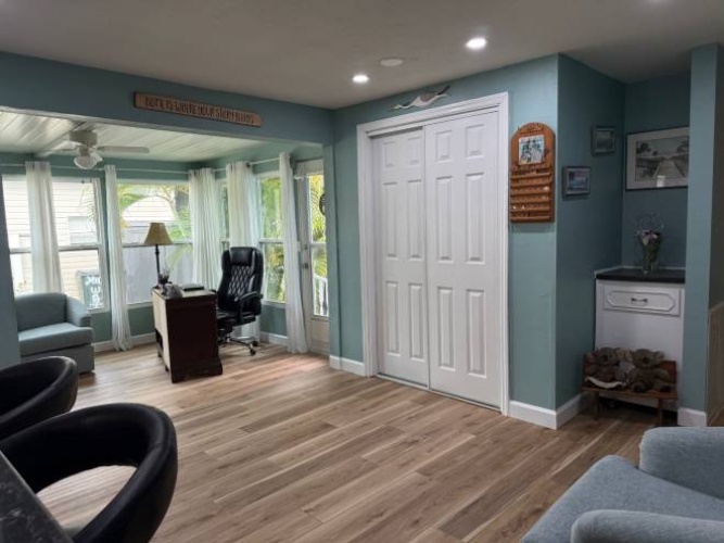 5824 Camelot Drive South, Sarasota, Florida 34233, 2 Bedrooms Bedrooms, ,2 BathroomsBathrooms,Mobile/manufactured,For Sale,Camelot Drive South,11803970