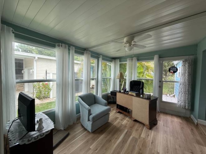 5824 Camelot Drive South, Sarasota, Florida 34233, 2 Bedrooms Bedrooms, ,2 BathroomsBathrooms,Mobile/manufactured,For Sale,Camelot Drive South,11803970