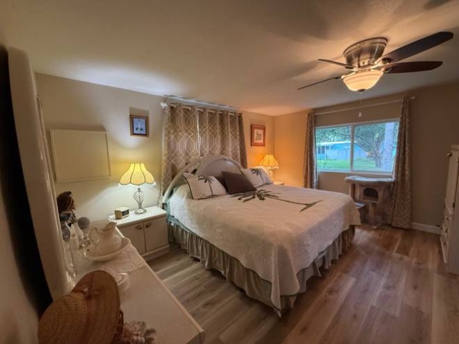5824 Camelot Drive South, Sarasota, Florida 34233, 2 Bedrooms Bedrooms, ,2 BathroomsBathrooms,Mobile/manufactured,For Sale,Camelot Drive South,11803970