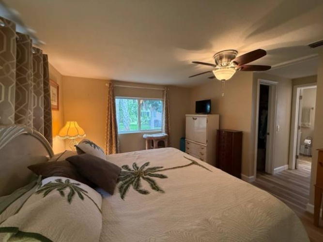 5824 Camelot Drive South, Sarasota, Florida 34233, 2 Bedrooms Bedrooms, ,2 BathroomsBathrooms,Mobile/manufactured,For Sale,Camelot Drive South,11803970
