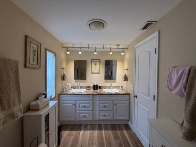 5824 Camelot Drive South, Sarasota, Florida 34233, 2 Bedrooms Bedrooms, ,2 BathroomsBathrooms,Mobile/manufactured,For Sale,Camelot Drive South,11803970