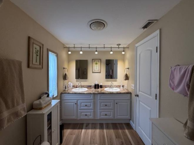 5824 Camelot Drive South, Sarasota, Florida 34233, 2 Bedrooms Bedrooms, ,2 BathroomsBathrooms,Mobile/manufactured,For Sale,Camelot Drive South,11803970