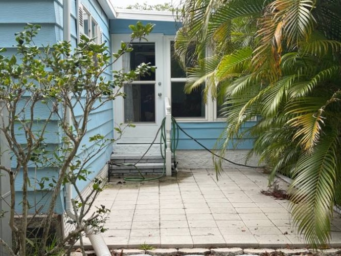 5824 Camelot Drive South, Sarasota, Florida 34233, 2 Bedrooms Bedrooms, ,2 BathroomsBathrooms,Mobile/manufactured,For Sale,Camelot Drive South,11803970