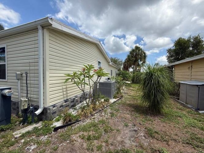 5759 Camelford Dr, Sarasota, Florida 34233, 3 Bedrooms Bedrooms, ,2 BathroomsBathrooms,Mobile/manufactured,For Sale,Camelford Dr,11830247