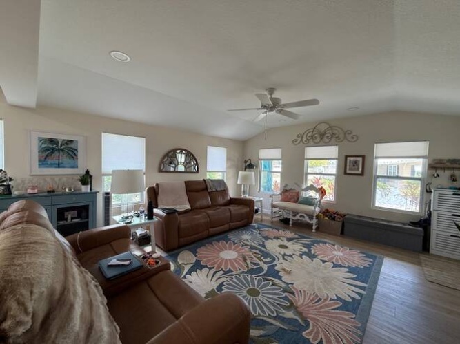 5759 Camelford Dr, Sarasota, Florida 34233, 3 Bedrooms Bedrooms, ,2 BathroomsBathrooms,Mobile/manufactured,For Sale,Camelford Dr,11830247