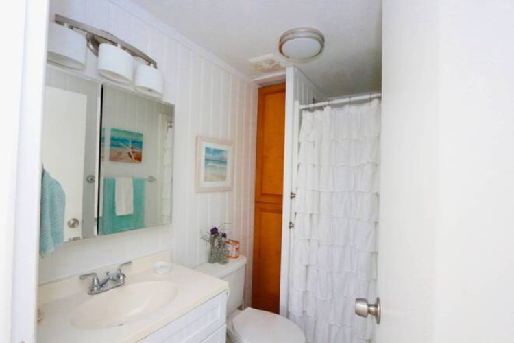 5226 Camelot Dr E, Sarasota, Florida 34233, 2 Bedrooms Bedrooms, ,2 BathroomsBathrooms,Mobile/manufactured,For Sale,Camelot Dr E,11623678