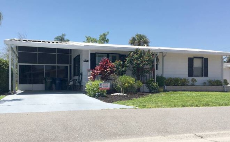 5226 Camelot Dr E, Sarasota, Florida 34233, 2 Bedrooms Bedrooms, ,2 BathroomsBathrooms,Mobile/manufactured,For Sale,Camelot Dr E,11623678