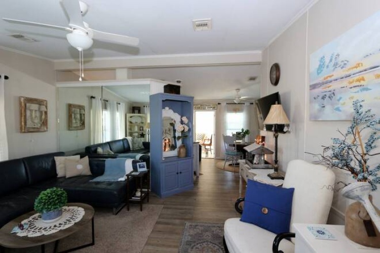 5226 Camelot Dr E, Sarasota, Florida 34233, 2 Bedrooms Bedrooms, ,2 BathroomsBathrooms,Mobile/manufactured,For Sale,Camelot Dr E,11623678