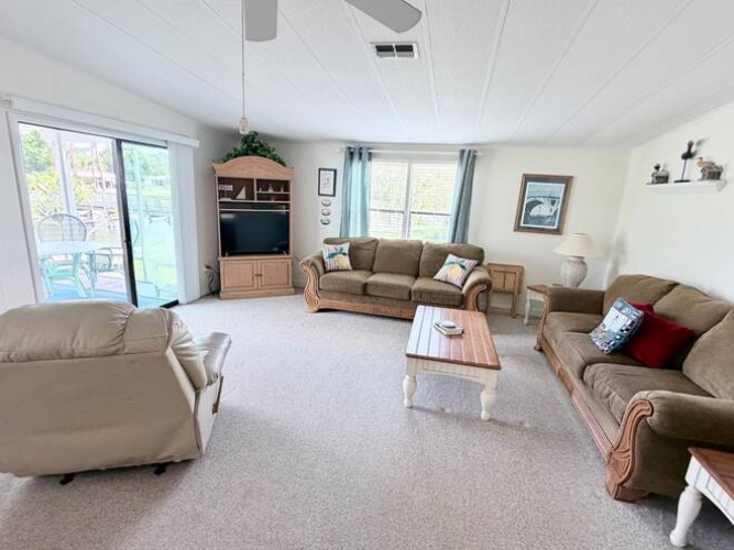 10057 Mission Hills Ct., North Fort Myers, Florida 33903, 2 Bedrooms Bedrooms, ,2 BathroomsBathrooms,Mobile/manufactured,For Sale,Mission Hills Ct.,11833269