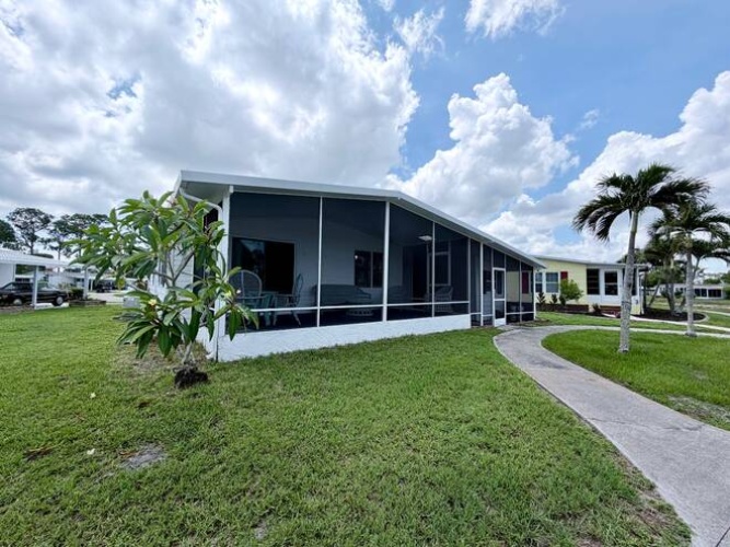 10057 Mission Hills Ct., North Fort Myers, Florida 33903, 2 Bedrooms Bedrooms, ,2 BathroomsBathrooms,Mobile/manufactured,For Sale,Mission Hills Ct.,11833269
