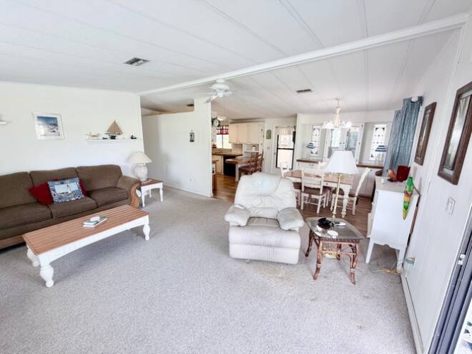 10057 Mission Hills Ct., North Fort Myers, Florida 33903, 2 Bedrooms Bedrooms, ,2 BathroomsBathrooms,Mobile/manufactured,For Sale,Mission Hills Ct.,11833269
