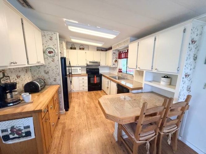 10057 Mission Hills Ct., North Fort Myers, Florida 33903, 2 Bedrooms Bedrooms, ,2 BathroomsBathrooms,Mobile/manufactured,For Sale,Mission Hills Ct.,11833269