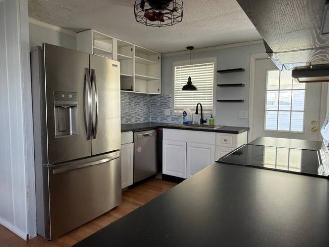 2922 Saralake Dr S., Sarasota, Florida 34239, 2 Bedrooms Bedrooms, ,2 BathroomsBathrooms,Mobile/manufactured,For Sale,Saralake Dr S.,11842238