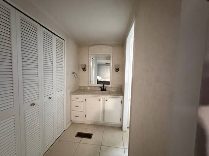 2922 Saralake Dr S., Sarasota, Florida 34239, 2 Bedrooms Bedrooms, ,2 BathroomsBathrooms,Mobile/manufactured,For Sale,Saralake Dr S.,11842238