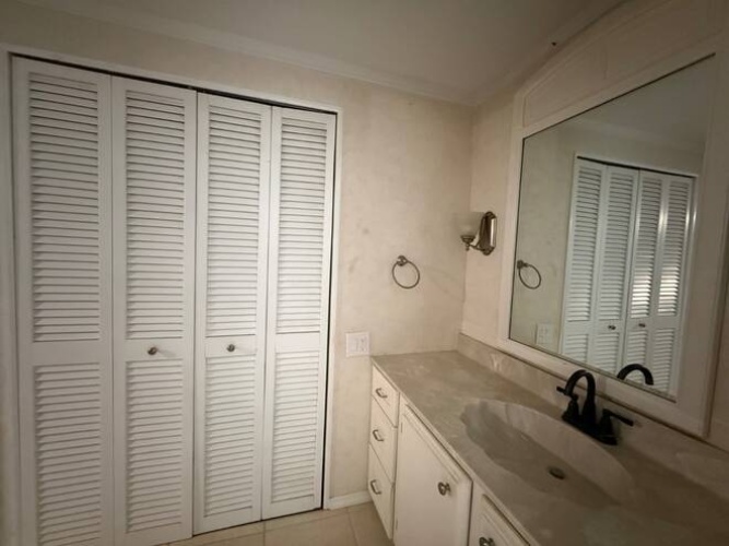 2922 Saralake Dr S., Sarasota, Florida 34239, 2 Bedrooms Bedrooms, ,2 BathroomsBathrooms,Mobile/manufactured,For Sale,Saralake Dr S.,11842238