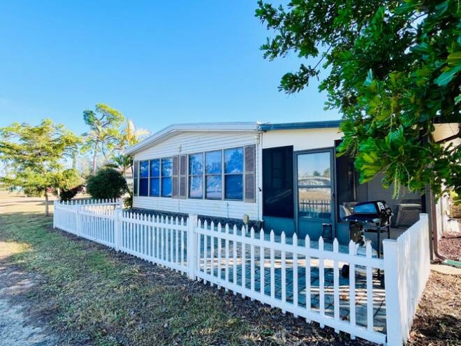 10012 Merion Ct, North Fort Myers, Florida 33903, 2 Bedrooms Bedrooms, ,2 BathroomsBathrooms,Mobile/manufactured,For Sale,Merion Ct,11617267