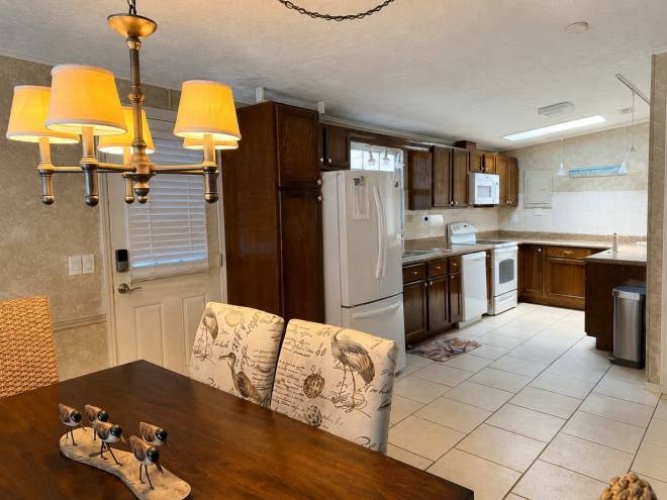 6235 Colfield Cir, Sarasota, Florida 34241, 2 Bedrooms Bedrooms, ,2 BathroomsBathrooms,Mobile/manufactured,For Sale,Colfield Cir,11863492