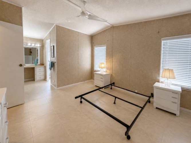 6235 Colfield Cir, Sarasota, Florida 34241, 2 Bedrooms Bedrooms, ,2 BathroomsBathrooms,Mobile/manufactured,For Sale,Colfield Cir,11863492