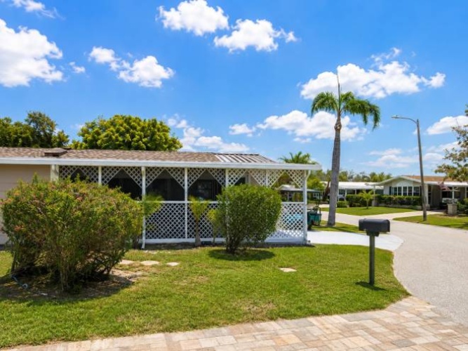 6235 Colfield Cir, Sarasota, Florida 34241, 2 Bedrooms Bedrooms, ,2 BathroomsBathrooms,Mobile/manufactured,For Sale,Colfield Cir,11863492
