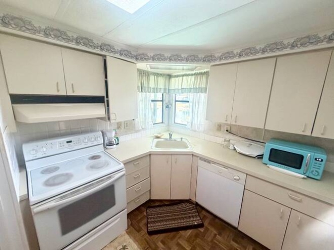 19164 Harbor Tree Ct, North Fort Myers, Florida 33903, 2 Bedrooms Bedrooms, ,2 BathroomsBathrooms,Mobile/manufactured,For Sale,Harbor Tree Ct,11885301